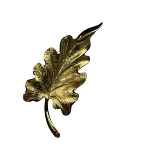 Vintage Monet LEAF Brooch Pin Statement Gold tone Textred